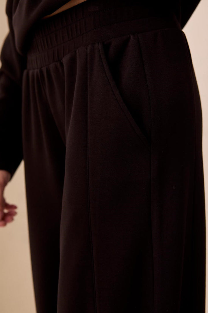 BLACK TECHNO LUXE WIDE LEG PANT