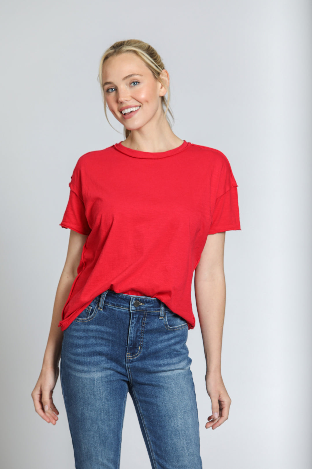 RED SHORT SLEEVE BOYFRIEND KNIT TEE