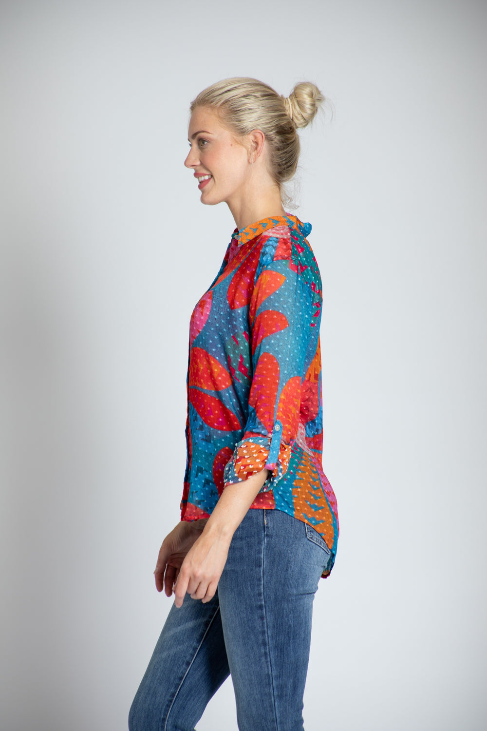 ABSTRACT DAISY PRINT BLOUSE
