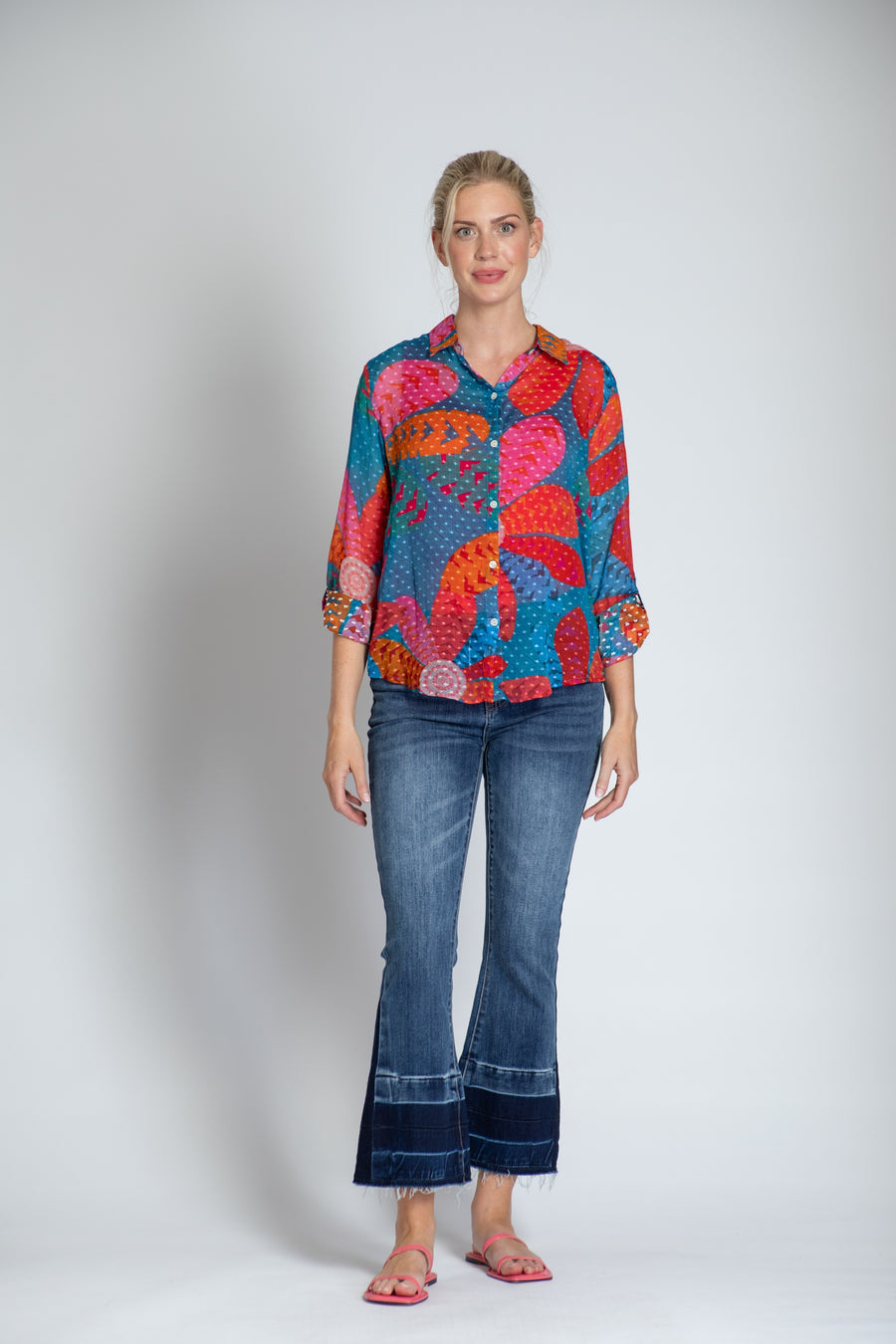 ABSTRACT DAISY PRINT BLOUSE
