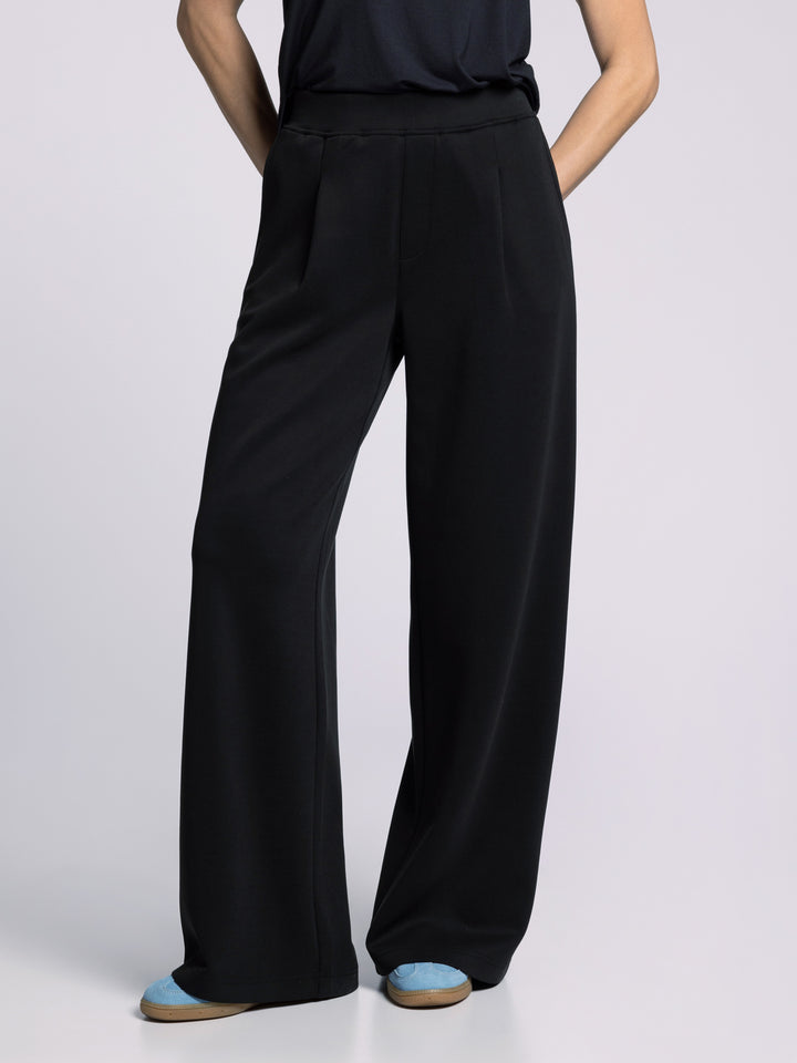 FRIDA BLACK KNIT  PANTS