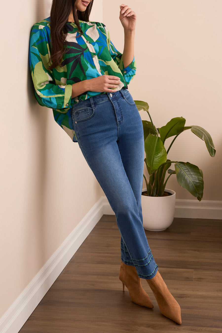AUDREY STRAIGHT CROP WITH TAPE EMBROIDERY JEANS
