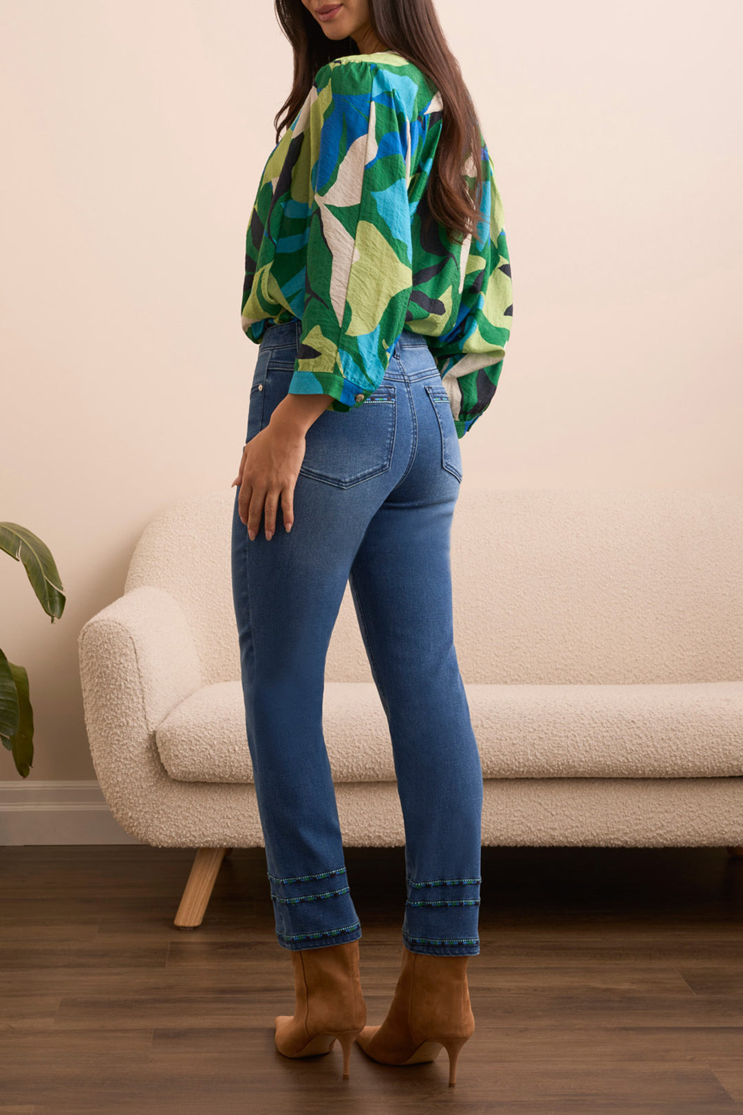 AUDREY STRAIGHT CROP WITH TAPE EMBROIDERY JEANS