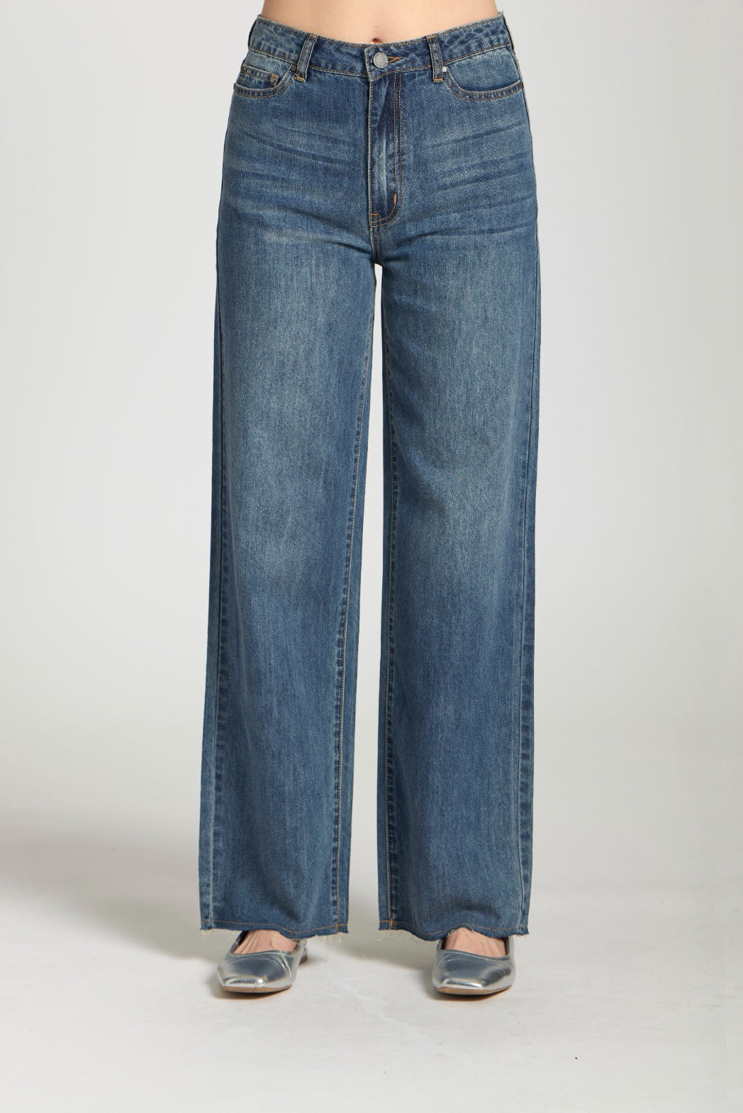 MEDIUM INDIGO FEATHER WEIGHT WIDE LEG JEANS