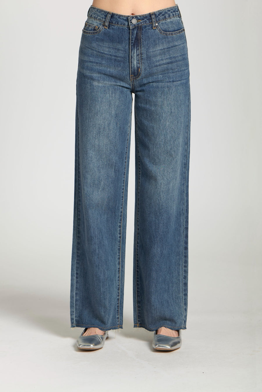 MEDIUM INDIGO FEATHER WEIGHT WIDE LEG JEANS
