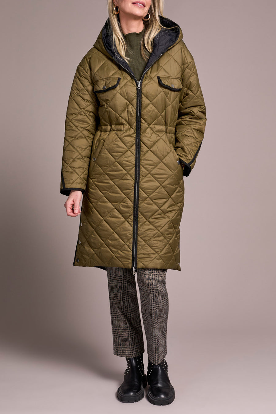 IVY HOODED REVESIBLE QUILTED JACKET
