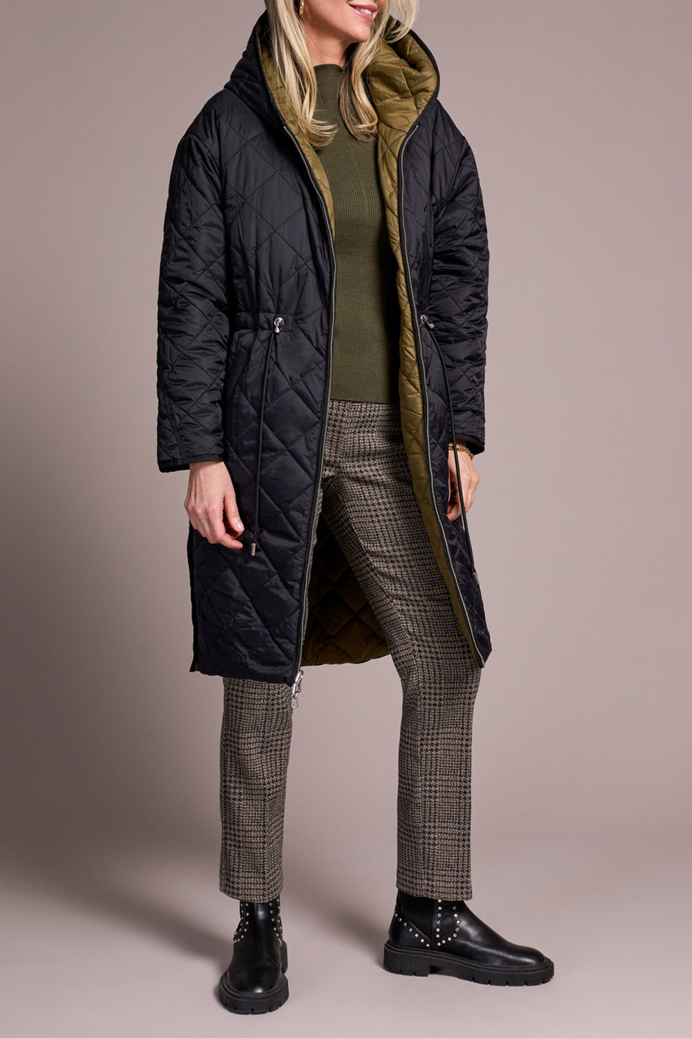 IVY HOODED REVESIBLE QUILTED JACKET
