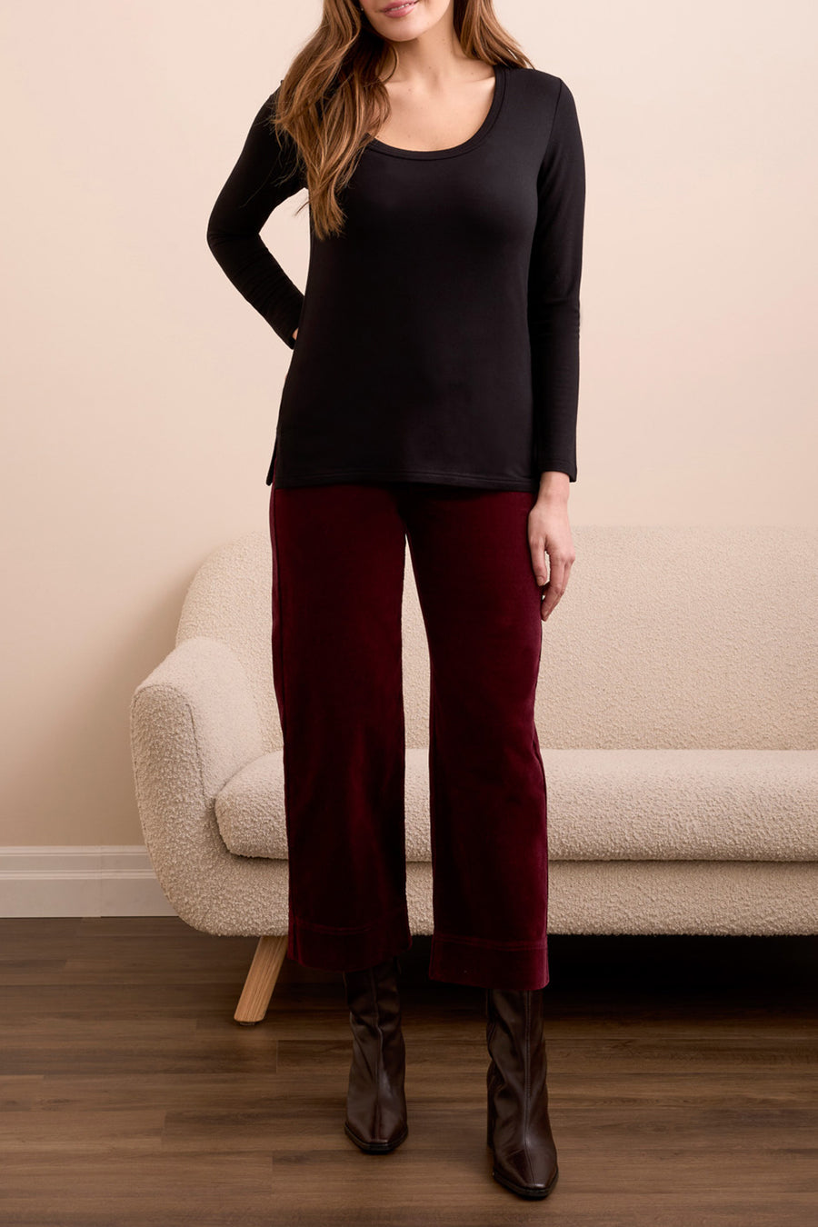 BLACK SCOOP NECK KNIT TOP
