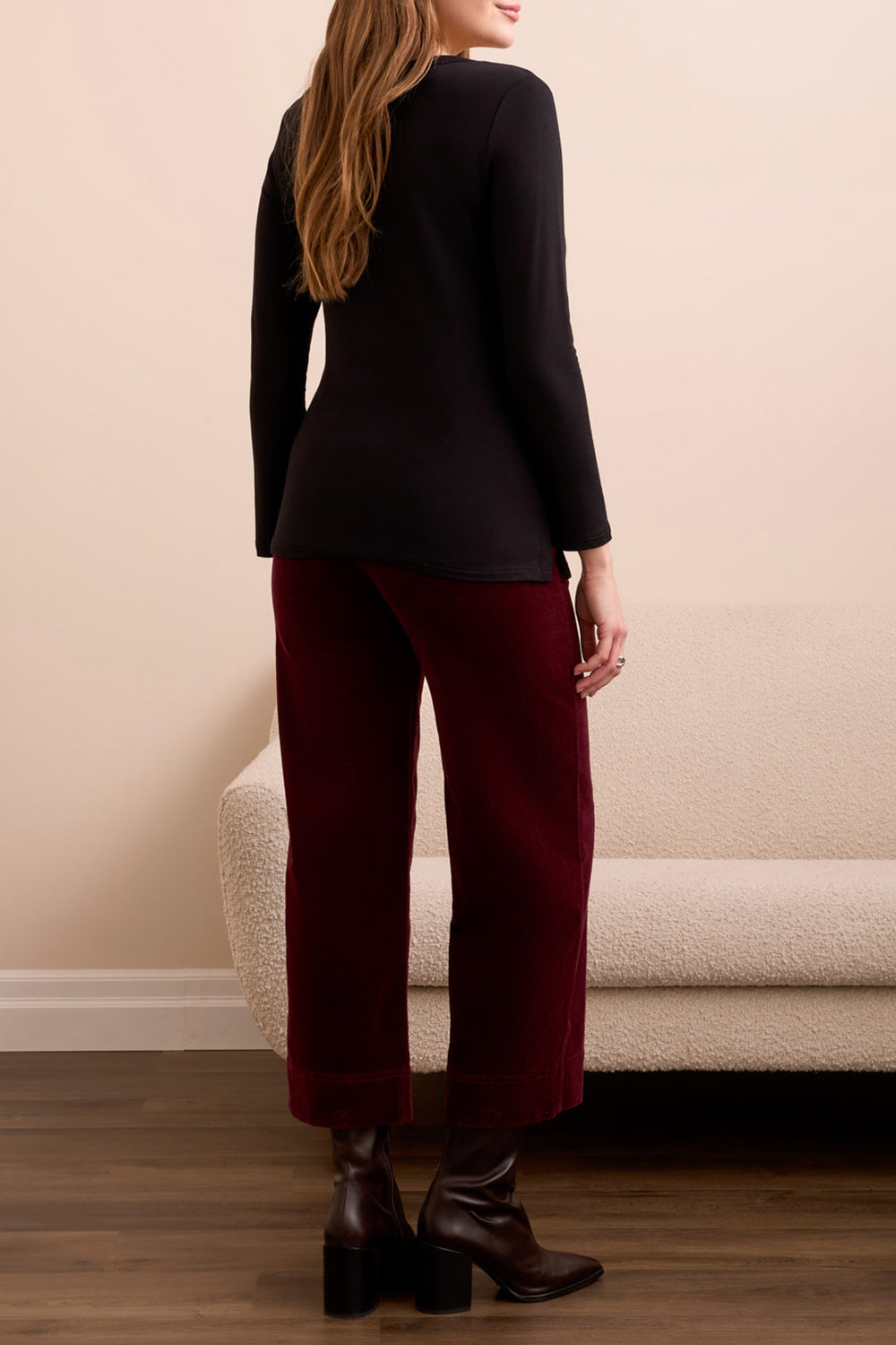 BLACK SCOOP NECK KNIT TOP
