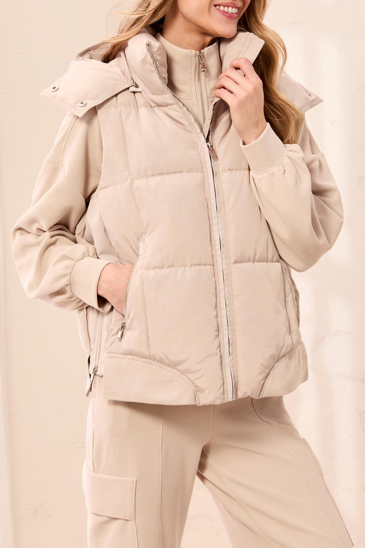 SANDDUNE QUILTED HOODED PUFFER VEST