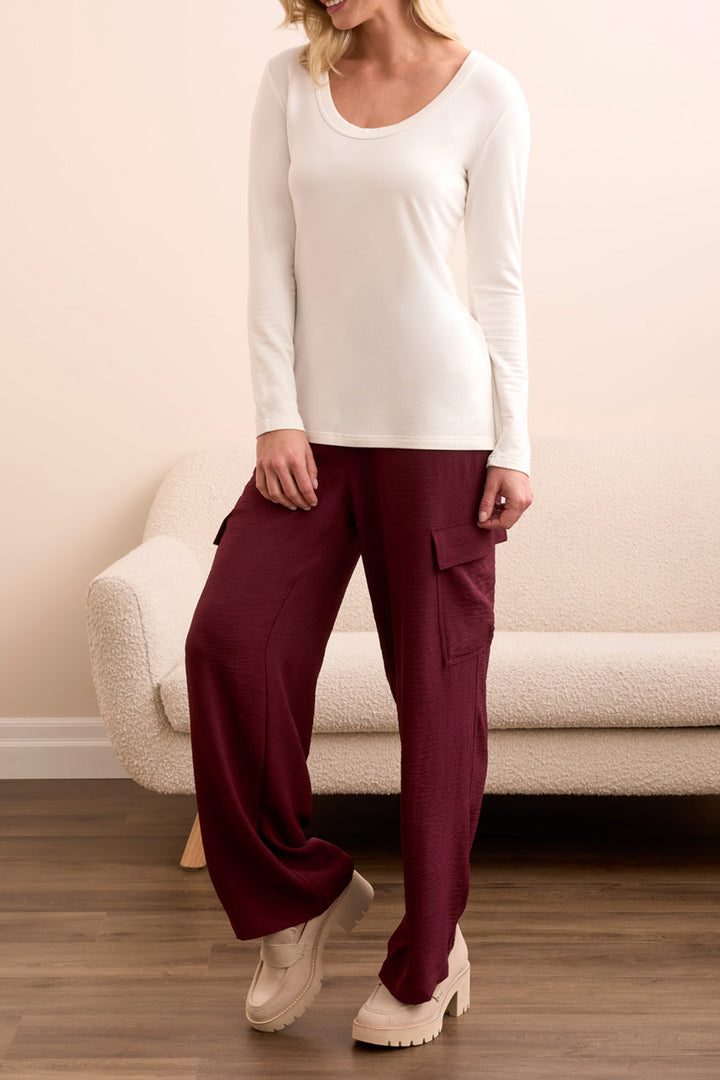 EGGSHELL SCOOP NECK KNIT TOP