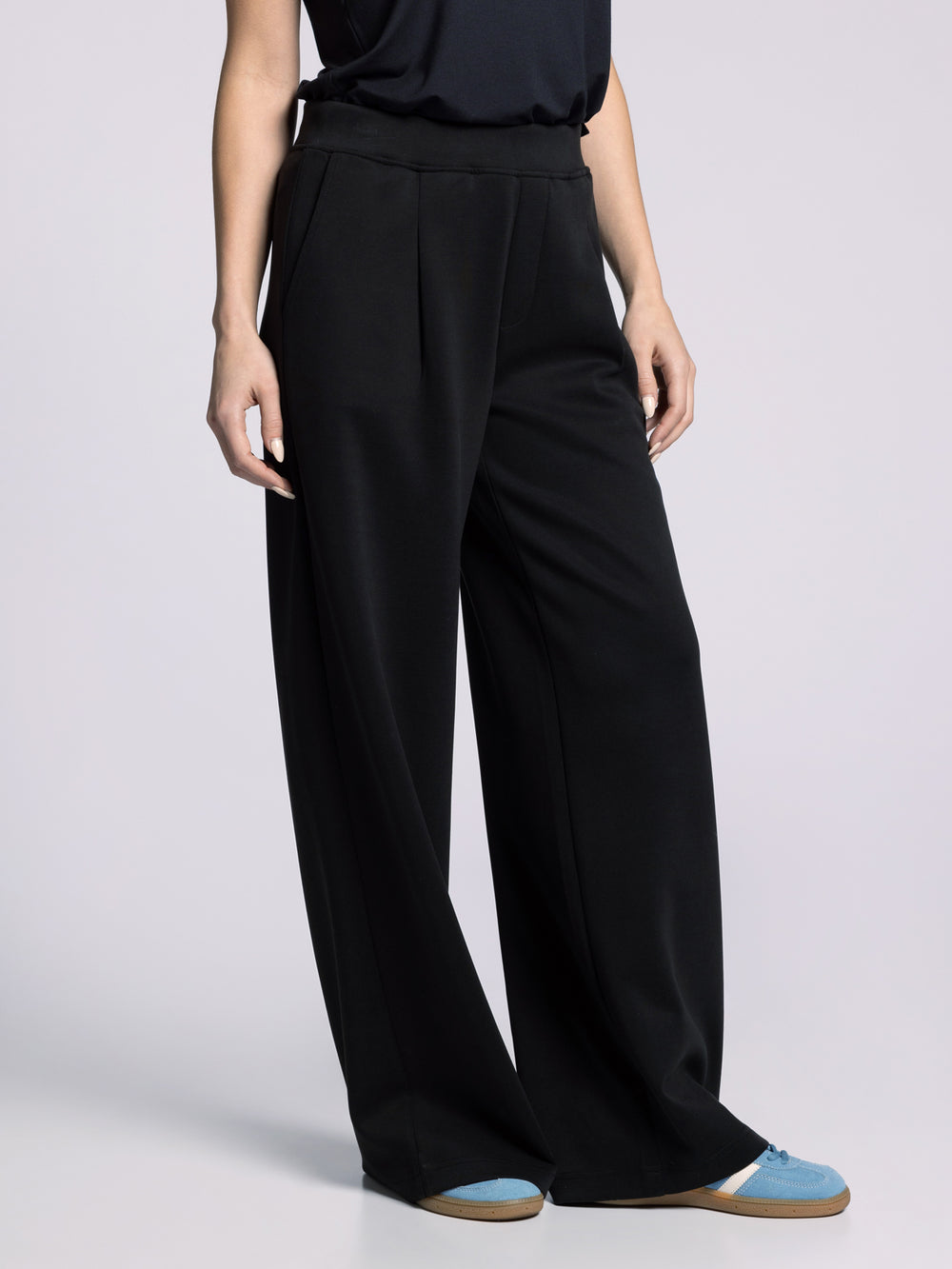 FRIDA BLACK KNIT  PANTS
