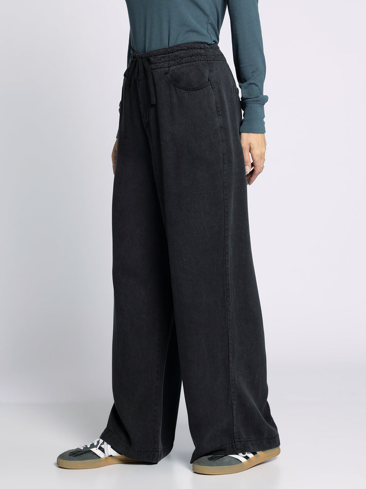 AUSTIN DRAWSTRING RACHEL BLACK WASH PANT