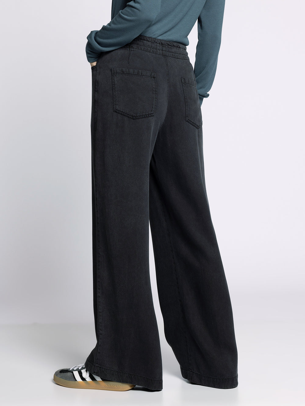 AUSTIN DRAWSTRING RACHEL BLACK WASH PANT
