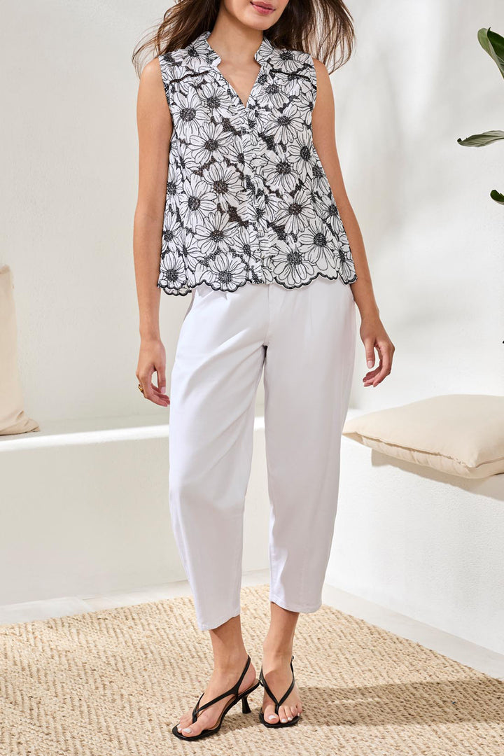 BLACK & WHITE FLORAL SLEEVELESS BUTTON FRONT BLOUSE