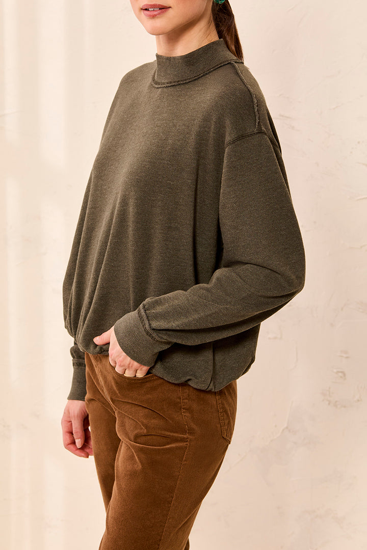 CEDAR GREEN BUBBLE HEM MOCKNECK SWEATSHIRT