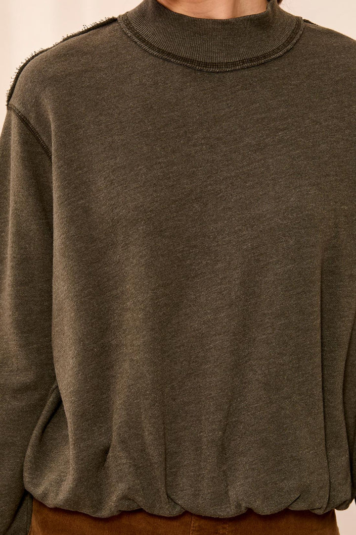 CEDAR GREEN BUBBLE HEM MOCKNECK SWEATSHIRT