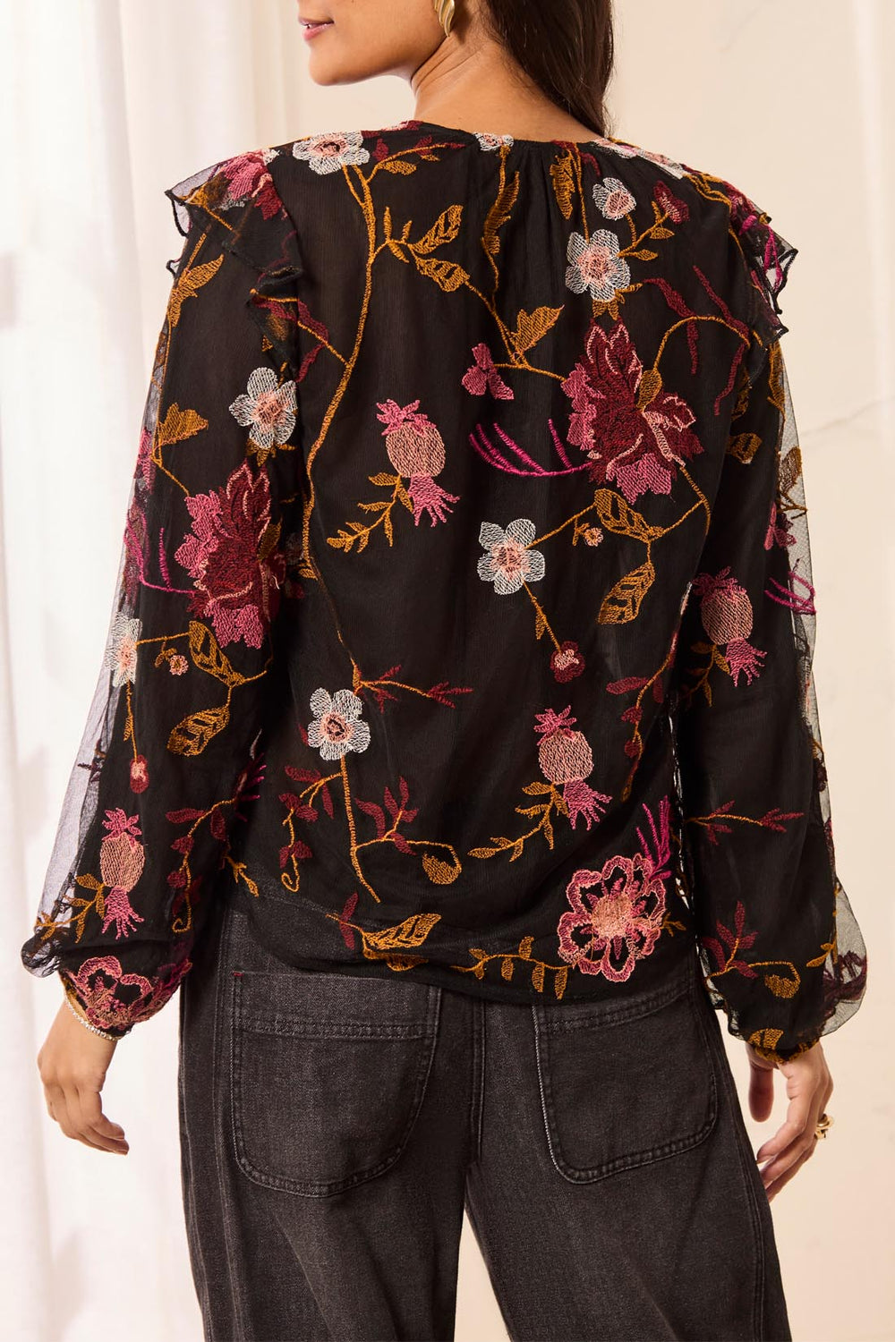 LA MUSE FLORAL FRILL EMBROIDERED BLOUSE
