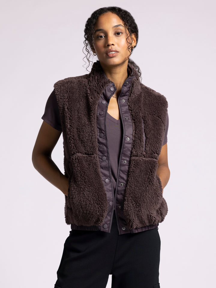 SKYLAR RAISIN  SHERPA FLEECE VEST