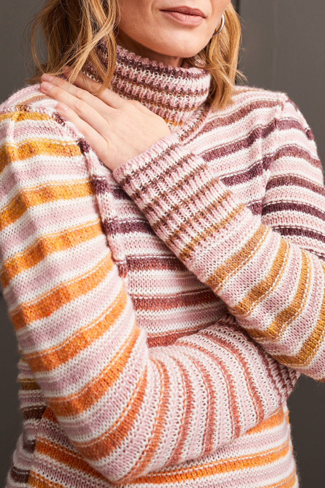 AUTUMN SUNSET STRIPE TURTLE NECK SWEATER